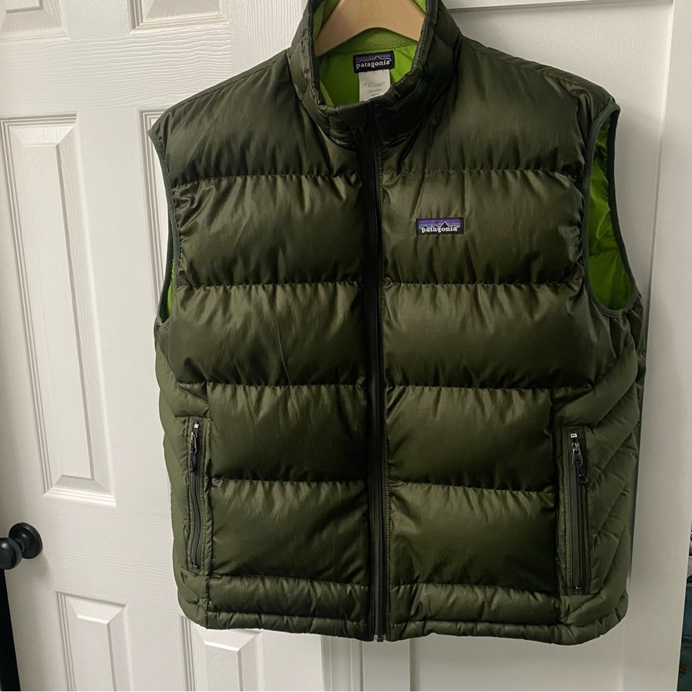 Patagonia Puffy Vest in Dark Green Men’s Large in Great Used Condition